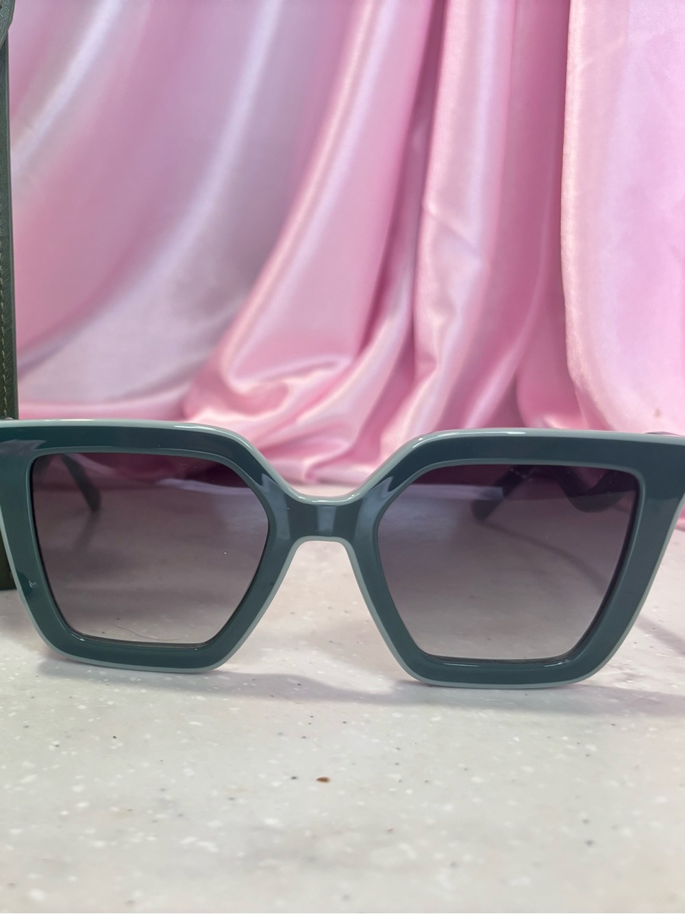 Longchamp Green Oversized Cat-Eye Sunglasses with Case